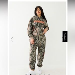 Like new True Religion set